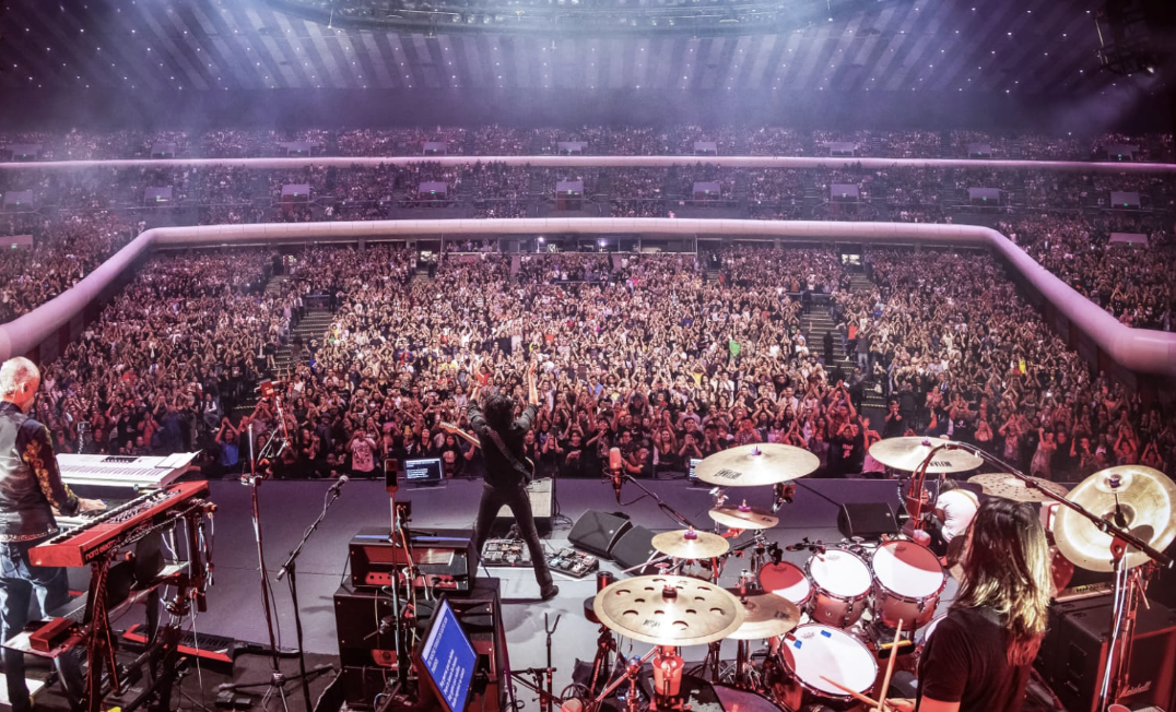 POR ENÈSIMA OCASIÒN, LA BANDA “CAIFANES” ABARROTA EL AUDITORIO NACIONAL